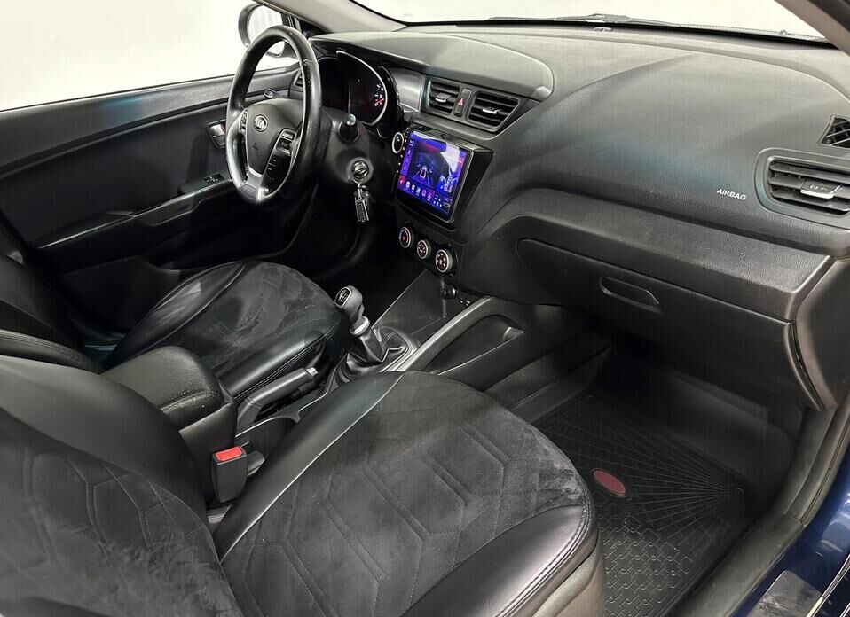 Kia Rio, III Рестайлинг 1.6 MT (123 л.с.)