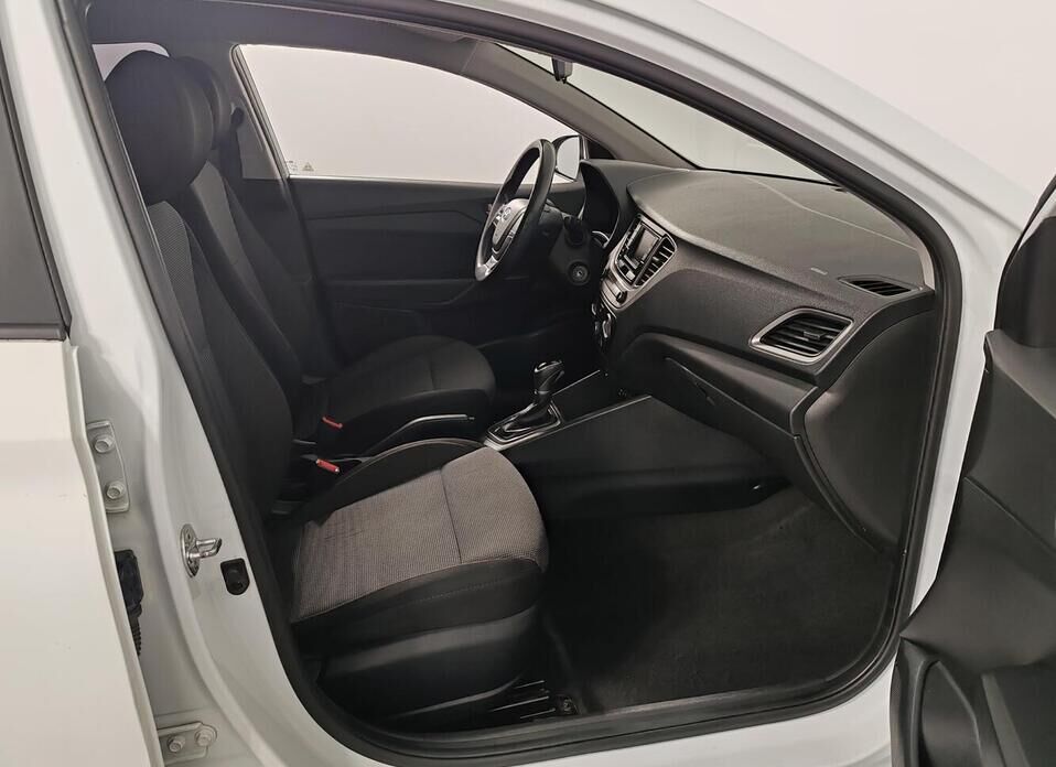 Hyundai Solaris, II 1.6 AT (123 л.с.)