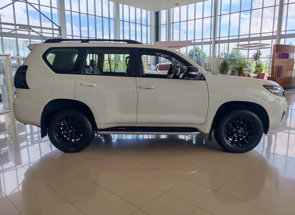 Toyota Land Cruiser Prado, 150 Series Рестайлинг 3 2.8d AT (200 л.с.) 4WD