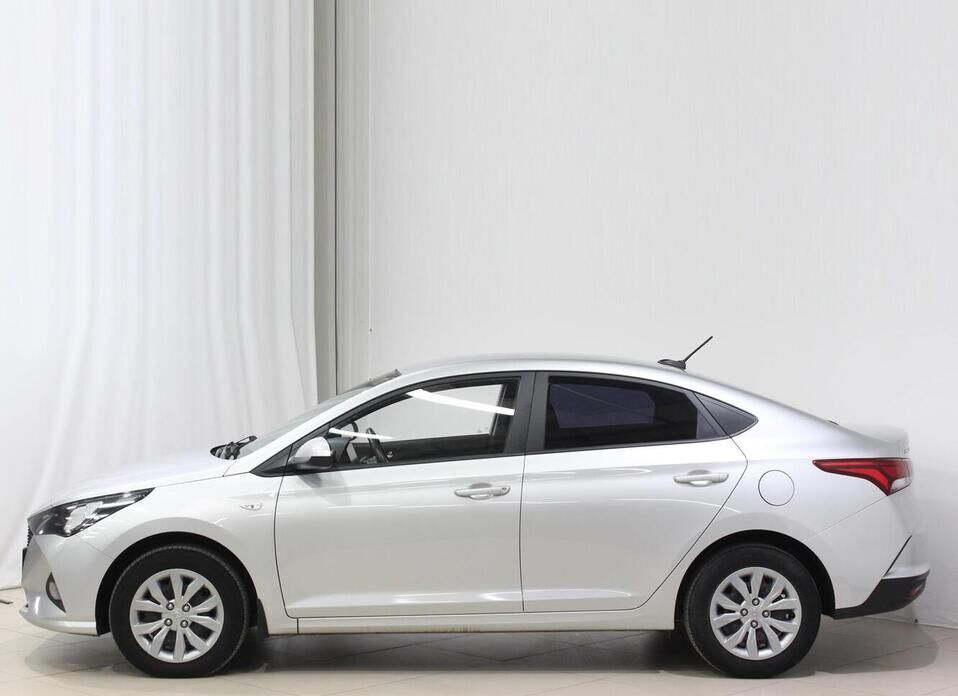 Hyundai Solaris, II Рестайлинг 1.6 AT (123 л.с.)