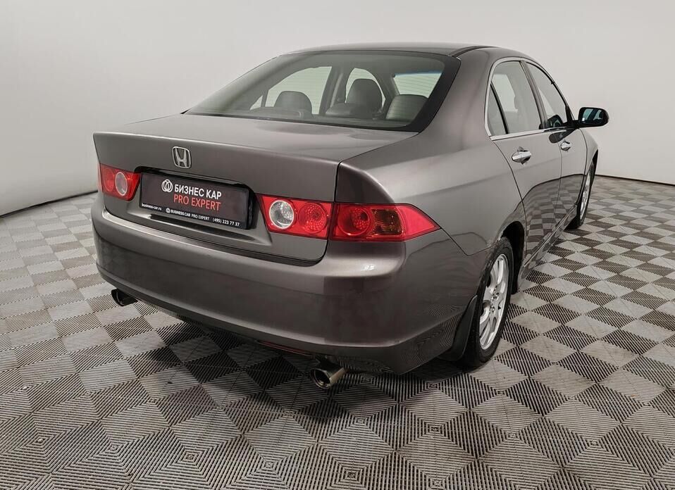 Honda Accord, VII Рестайлинг 2.4 MT (190 л.с.)