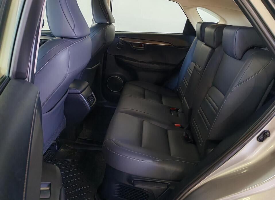 Lexus NX, I 200 2.0 CVT (150 л.с.) 4WD