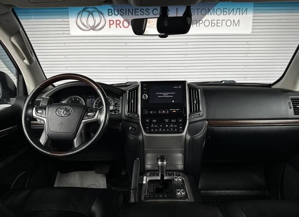 Toyota Land Cruiser, 200 Series Рестайлинг 2 4.6 AT (309 л.с.) 4WD