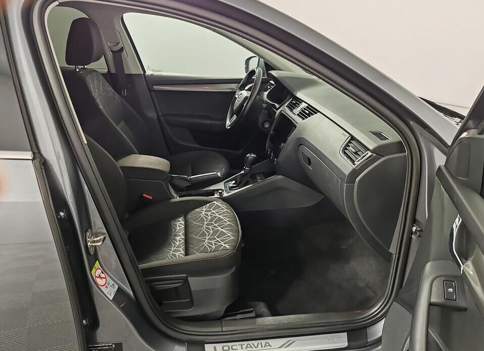 Skoda Octavia, IV 1.5 AMT (150 л.с.)