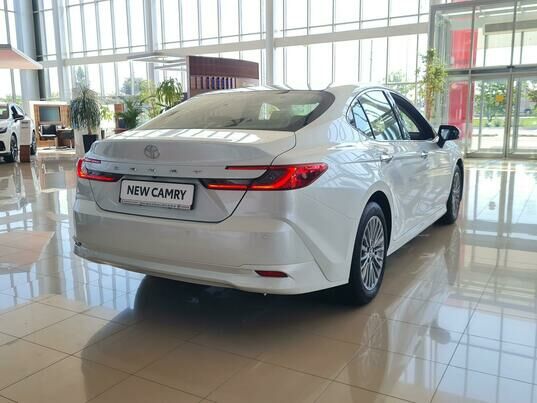 Toyota Camry, 2024 г., 9 км