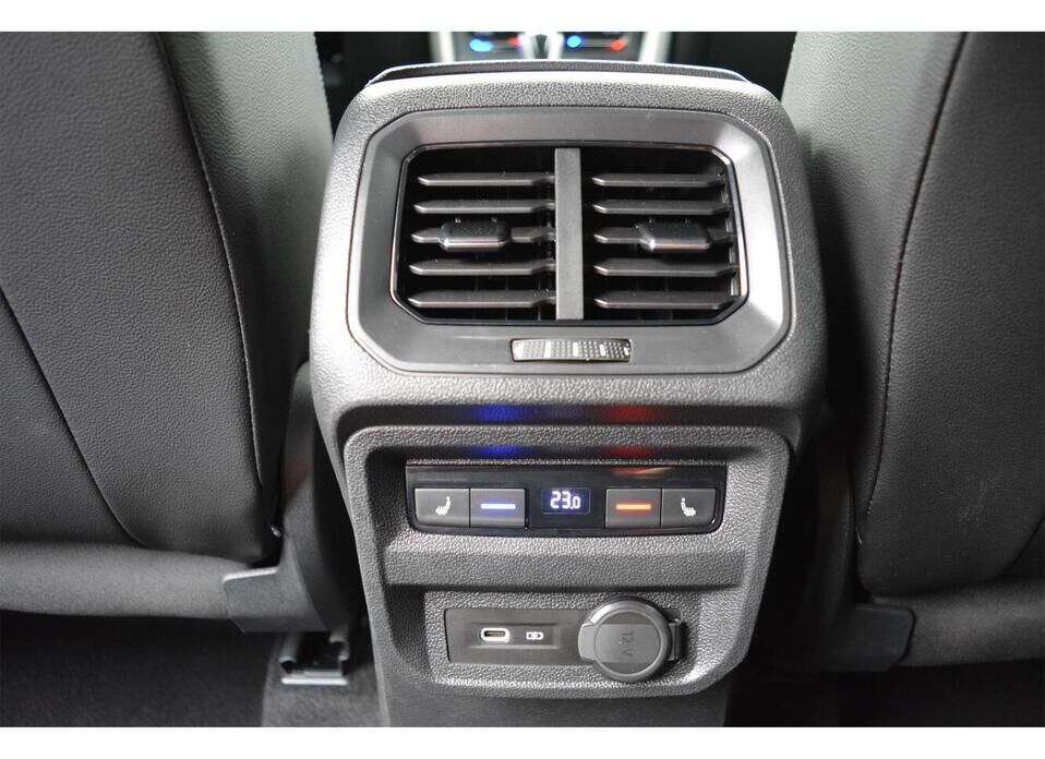 Volkswagen Tiguan, II Рестайлинг 2.0 AMT (180 л.с.) 4WD