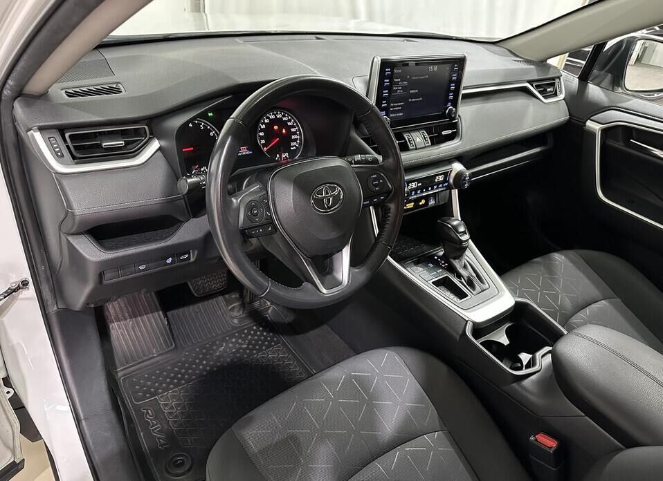 Toyota RAV4 2.0 CVT (149 л.с.)