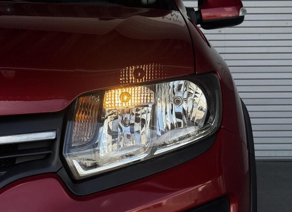 Renault Sandero, II Рестайлинг Stepway 1.6 MT (113 л.с.)
