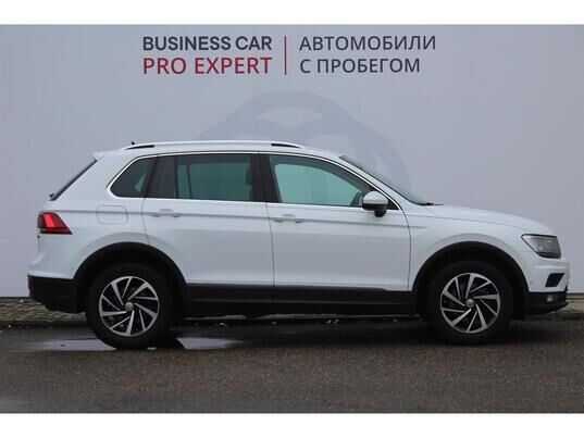 Volkswagen Tiguan, 2018&nbsp;г., 104&nbsp;843&nbsp;км
