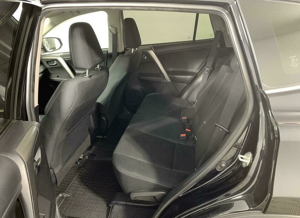 Toyota RAV4 2.2d AT (150 л.с.) 4WD