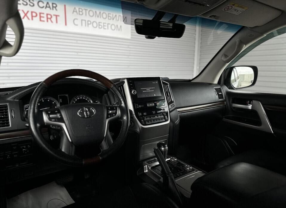 Toyota Land Cruiser, 200 Series Рестайлинг 2 4.6 AT (309 л.с.) 4WD