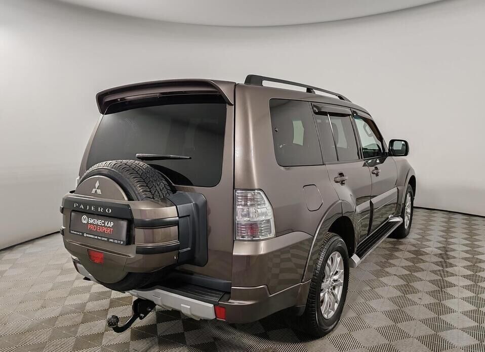 Mitsubishi Pajero, IV Рестайлинг 1 3.2d AT (200 л.с.) 4WD
