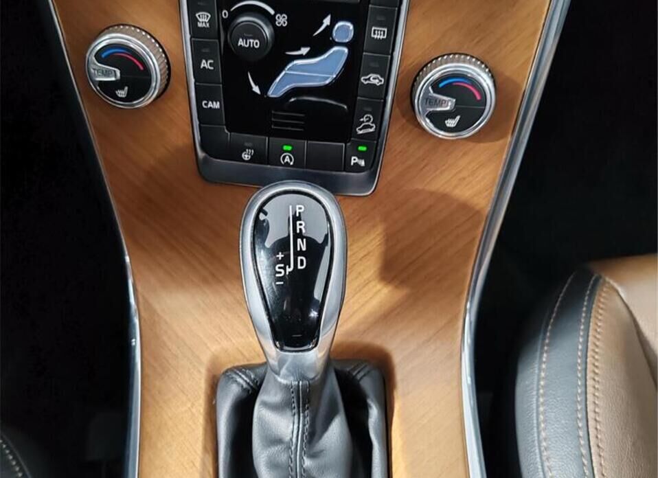 Volvo XC60, I Рестайлинг 2.0 AT (245 л.с.) 4WD