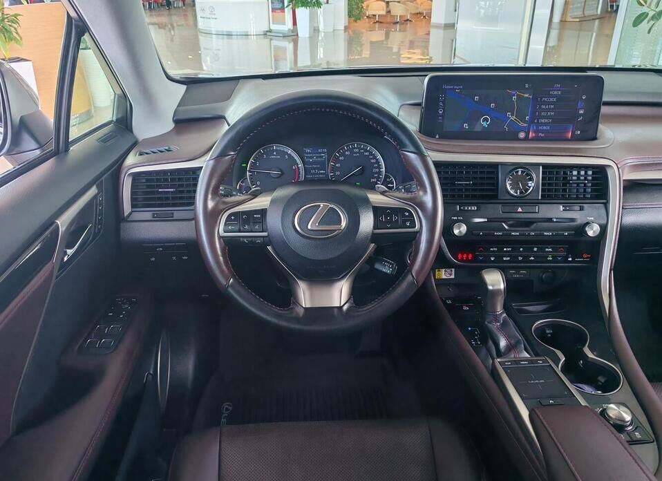 Lexus RX, IV Рестайлинг 300 2.0 AT (238 л.с.) 4WD