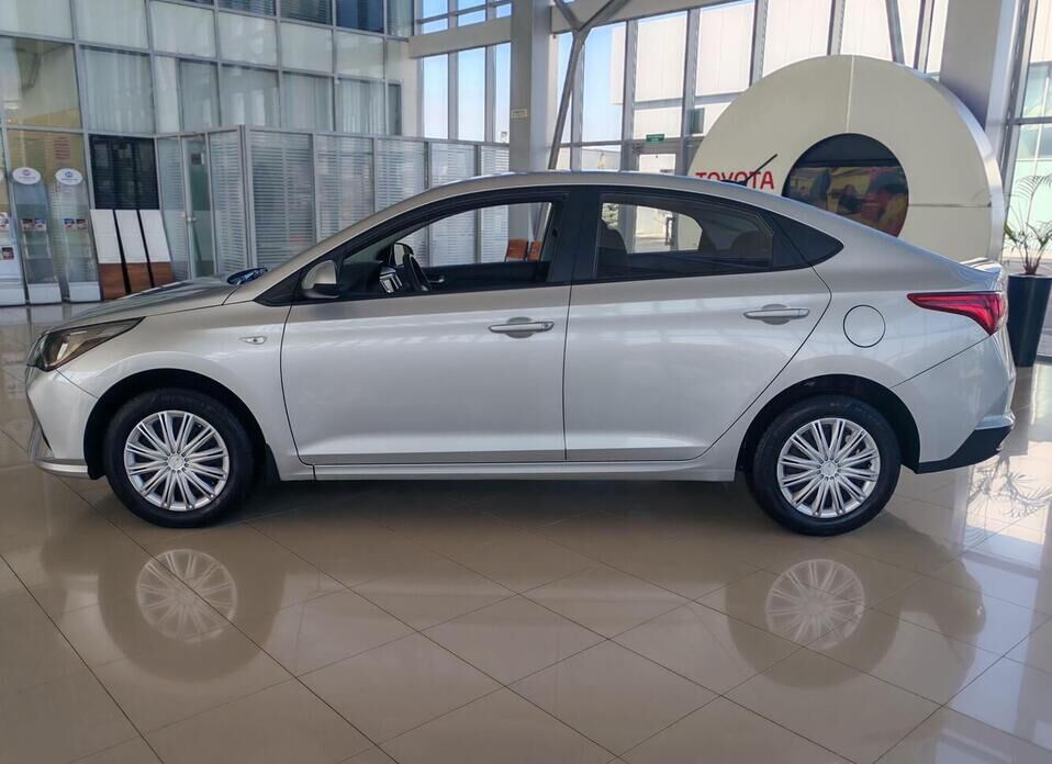 Hyundai Solaris, II Рестайлинг 1.6 AT (123 л.с.)