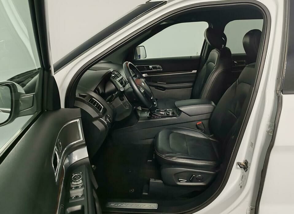 Ford Explorer 3.5 AT (249 л.с.) 4WD