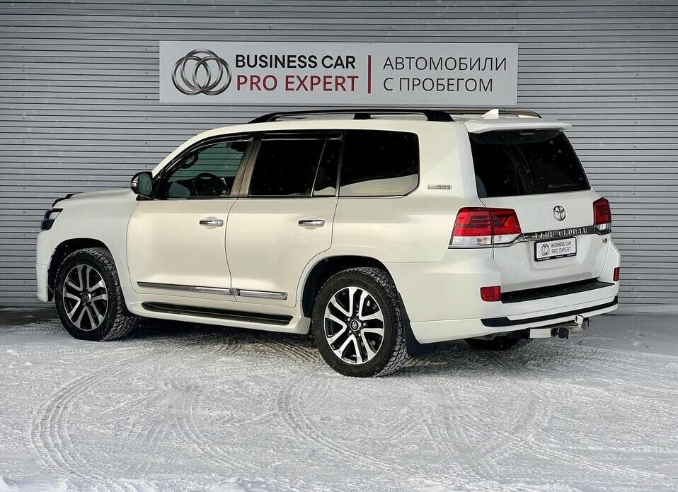 Toyota Land Cruiser, 200 Series Рестайлинг 2 4.5d AT (249 л.с.) 4WD
