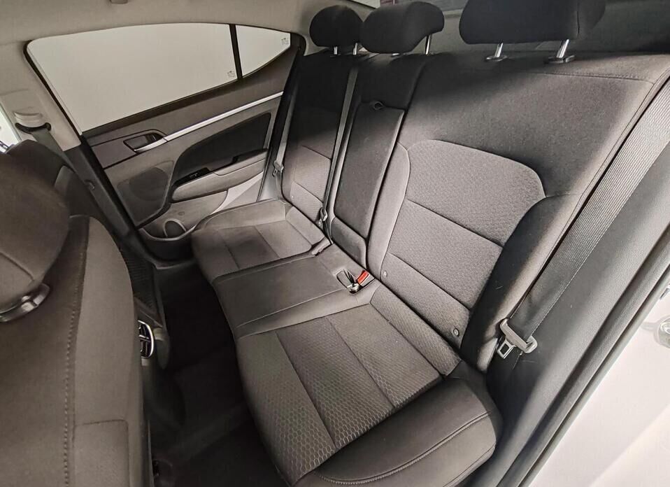 Hyundai Elantra, VI (AD) Рестайлинг 2.0 AT (150 л.с.)