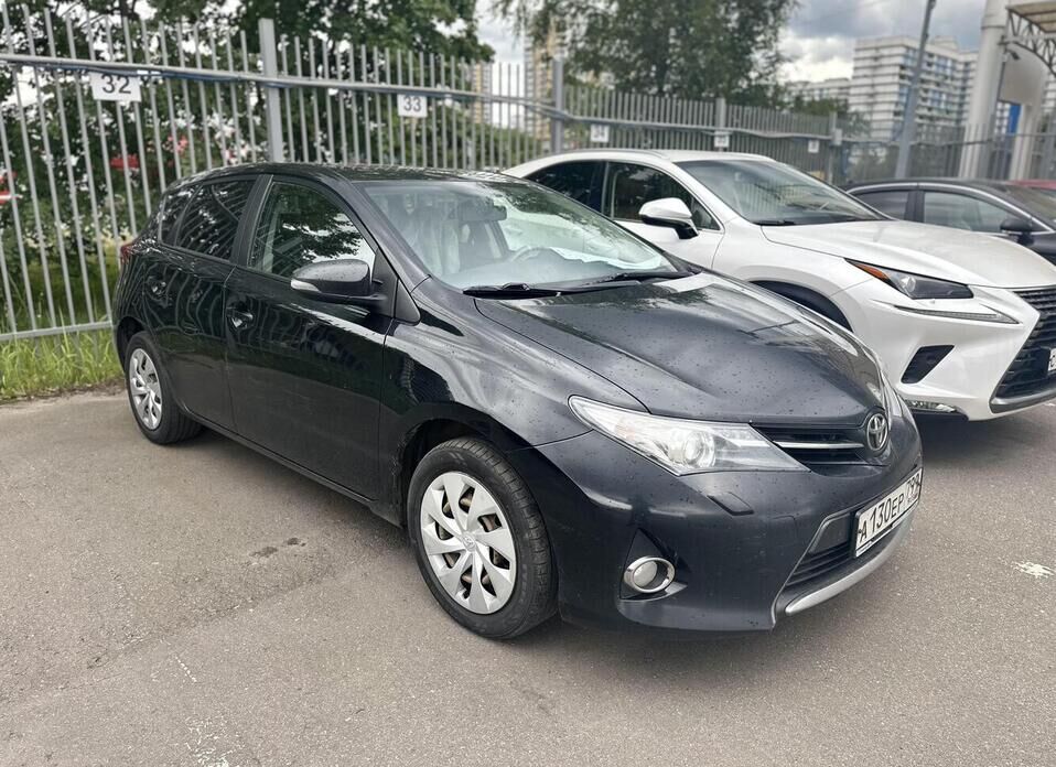 Toyota Auris 1.6 CVT (132 л.с.)