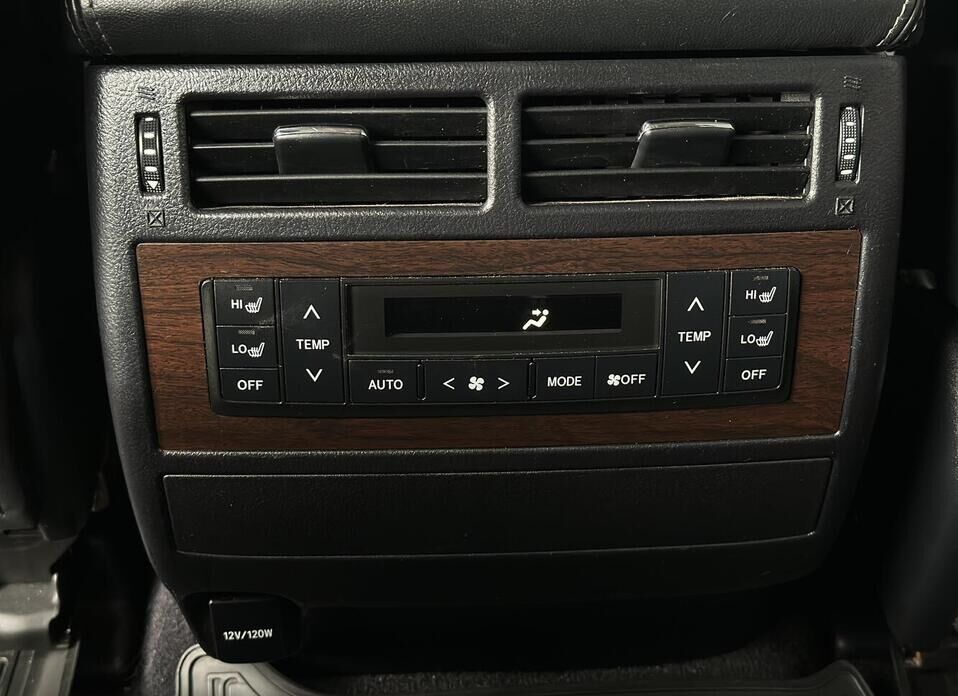 Toyota Land Cruiser, 200 Series Рестайлинг 2 4.6 AT (309 л.с.) 4WD