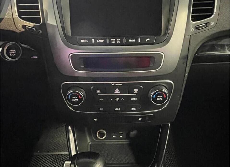 Kia Sorento, II Рестайлинг 2.4 AT (175 л.с.) 4WD