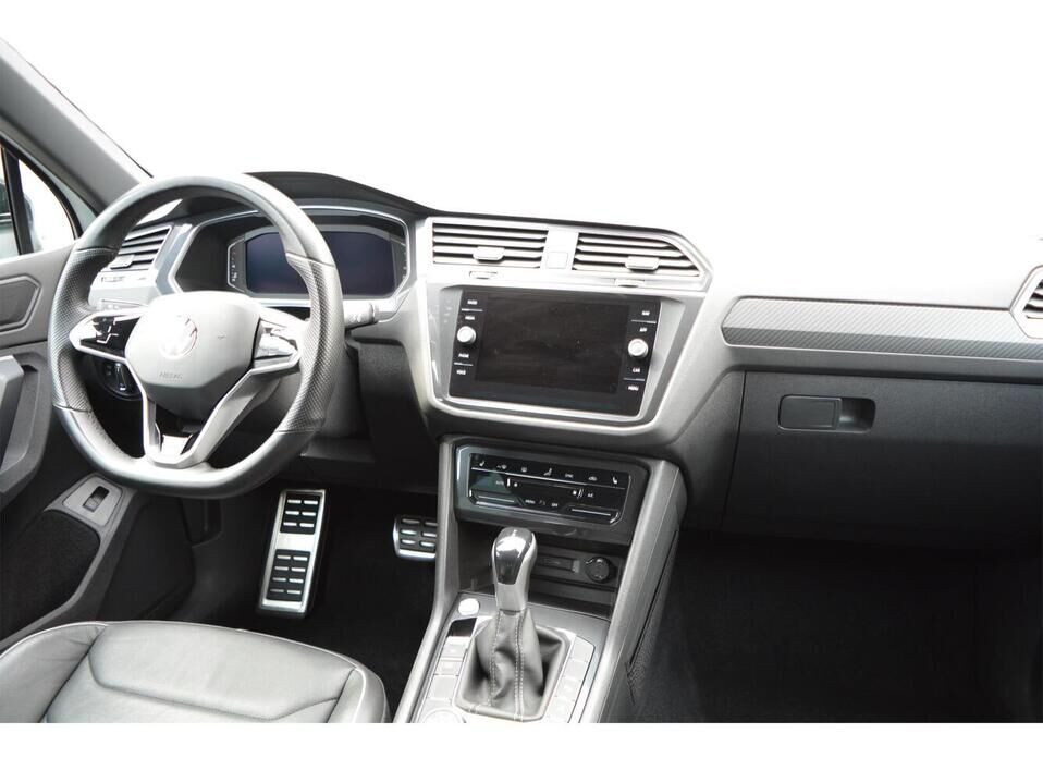 Volkswagen Tiguan, II Рестайлинг 2.0 AMT (180 л.с.) 4WD