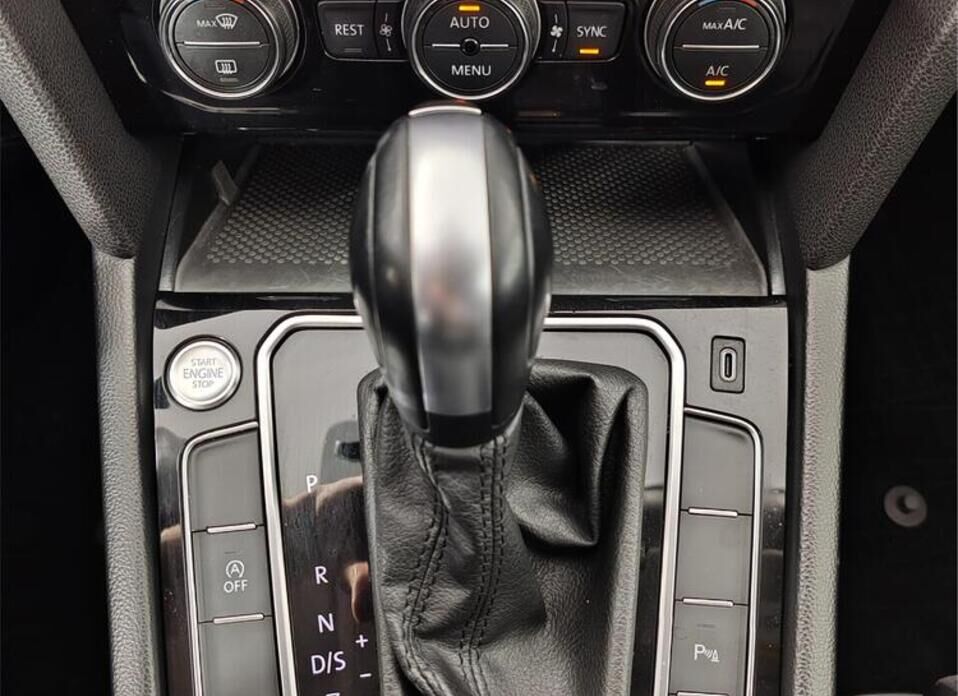 Volkswagen Passat, B8 Рестайлинг 1.4 AMT (150 л.с.)