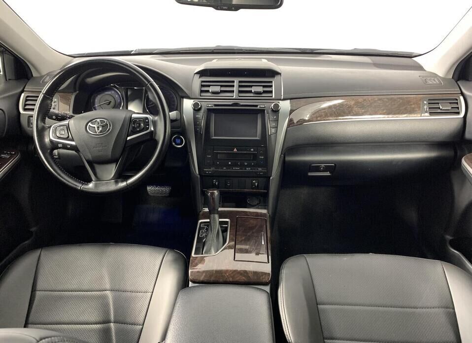 Toyota Camry 2.5 AT (181 л.с.)