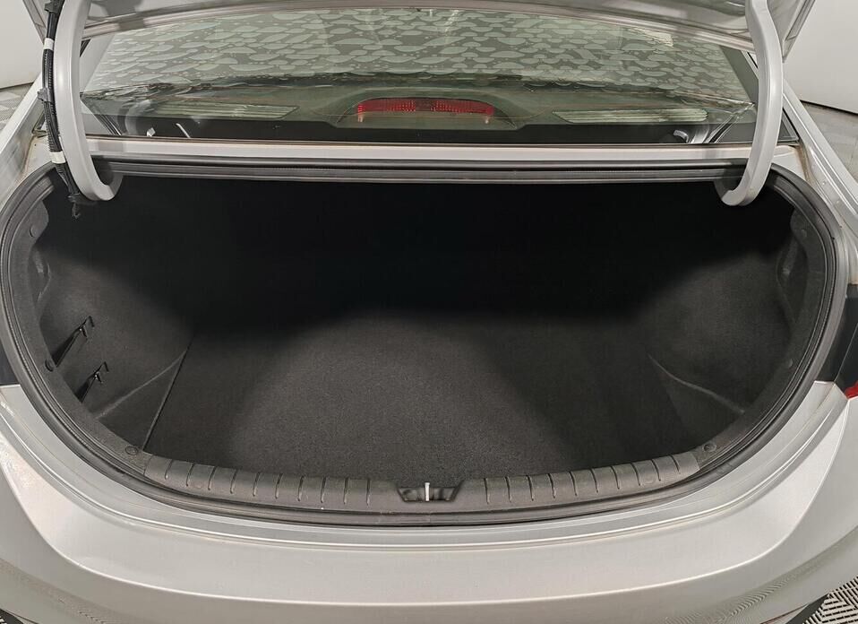 Hyundai Solaris, II 1.6 MT (123 л.с.)