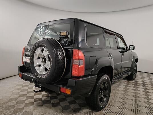 Nissan Patrol, 2006 г., 243 906 км