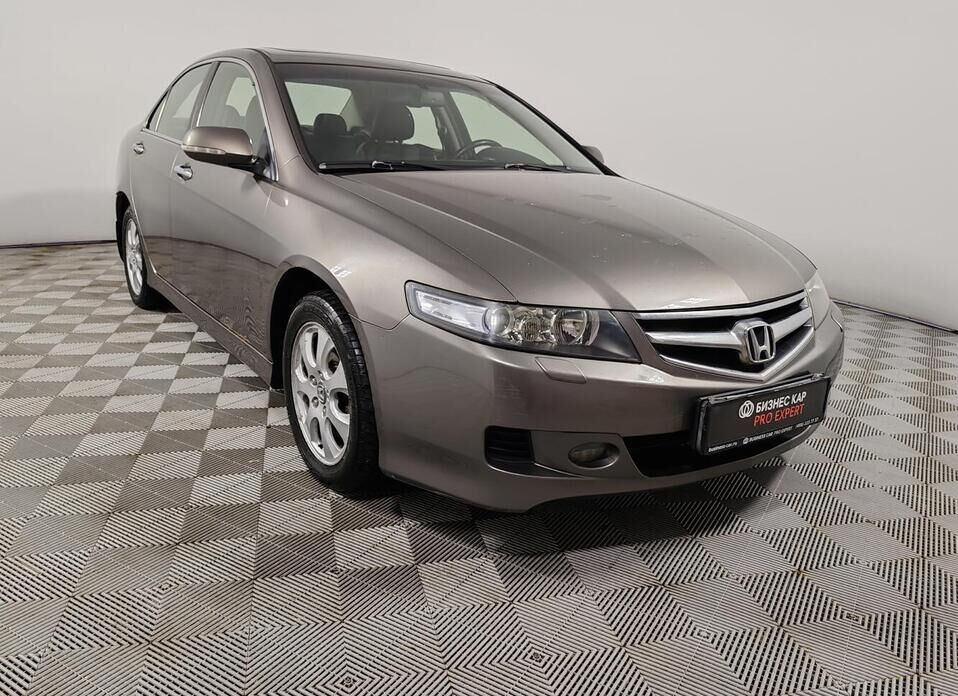 Honda Accord, VII Рестайлинг 2.4 MT (190 л.с.)