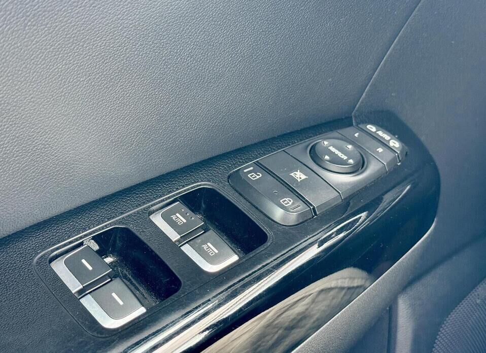 Kia Sportage, IV Рестайлинг 2.0d AT (185 л.с.) 4WD