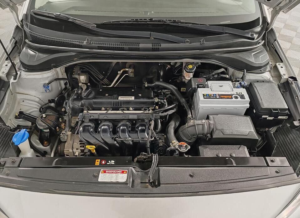 Hyundai Solaris, II 1.6 MT (123 л.с.)