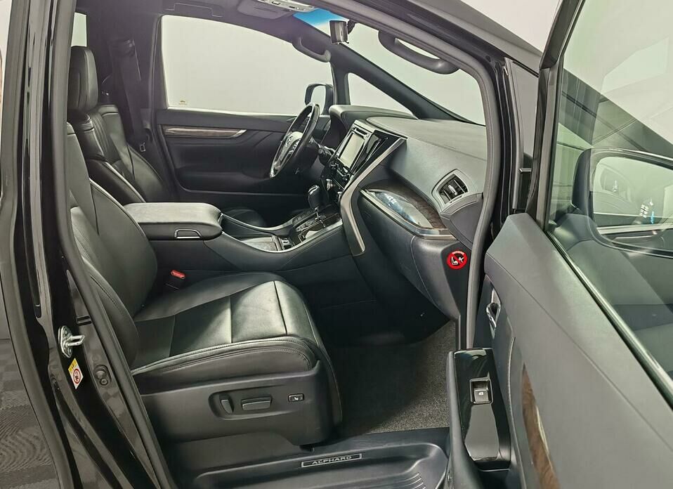 Toyota Alphard 3.5 AT (300 л.с.)