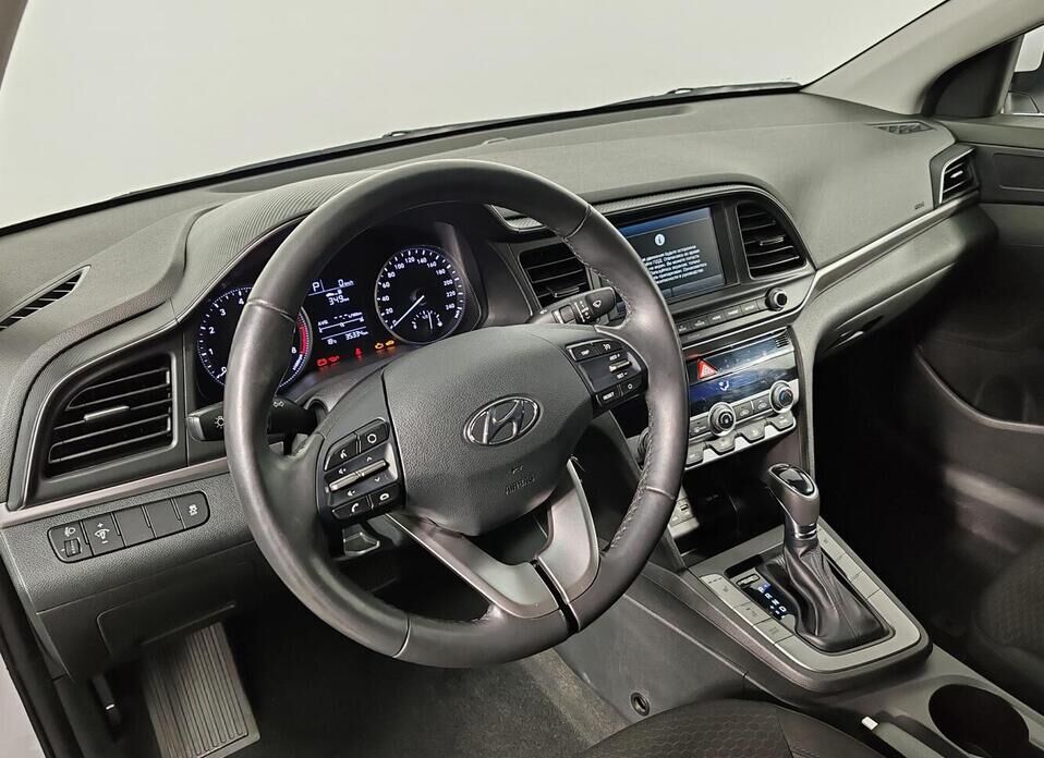 Hyundai Elantra, VI (AD) Рестайлинг 2.0 AT (150 л.с.)