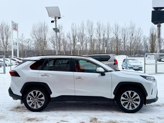 Toyota RAV4, 2022&nbsp;г., 105&nbsp;009&nbsp;км