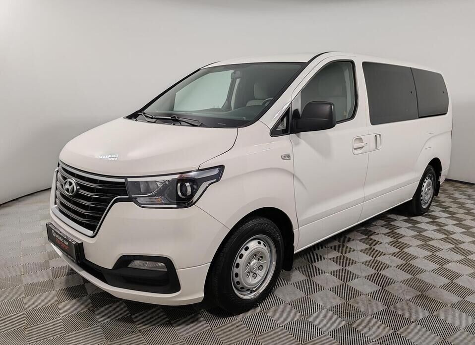 Hyundai H-1, II Рестайлинг 2 2.5d AT (170 л.с.)