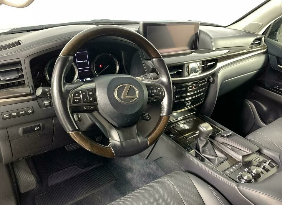 Lexus LX 570 5.7 AT (367 л.с.) 4WD