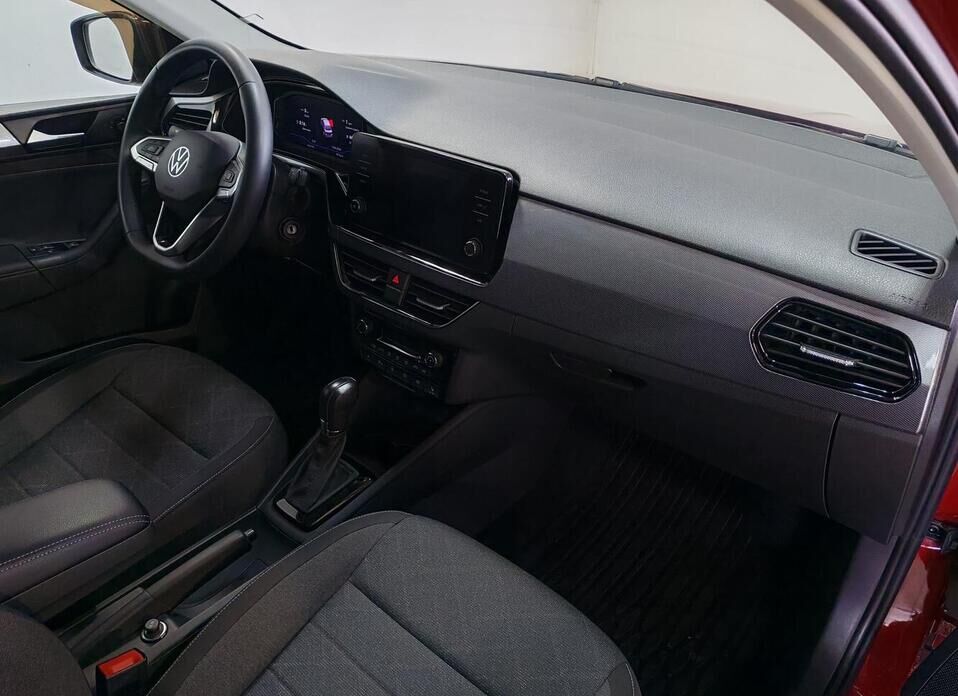 Volkswagen Polo, VI 1.6 AT (110 л.с.)