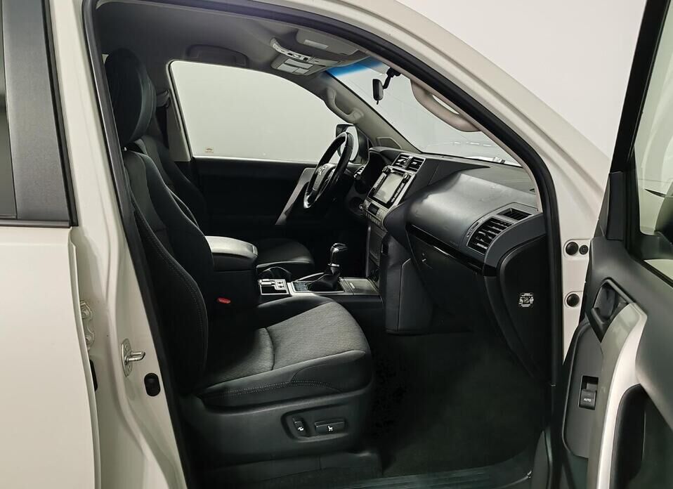 Toyota Land Cruiser Prado, 150 Series Рестайлинг 2 2.7 AT (163 л.с.) 4WD