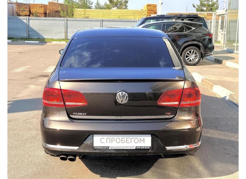 Volkswagen Passat, B7 1.8 MT (152 л.с.)