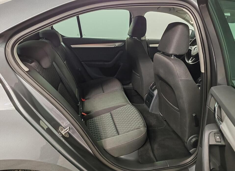 Skoda Octavia, III (A7) 1.6 AT (110 л.с.)