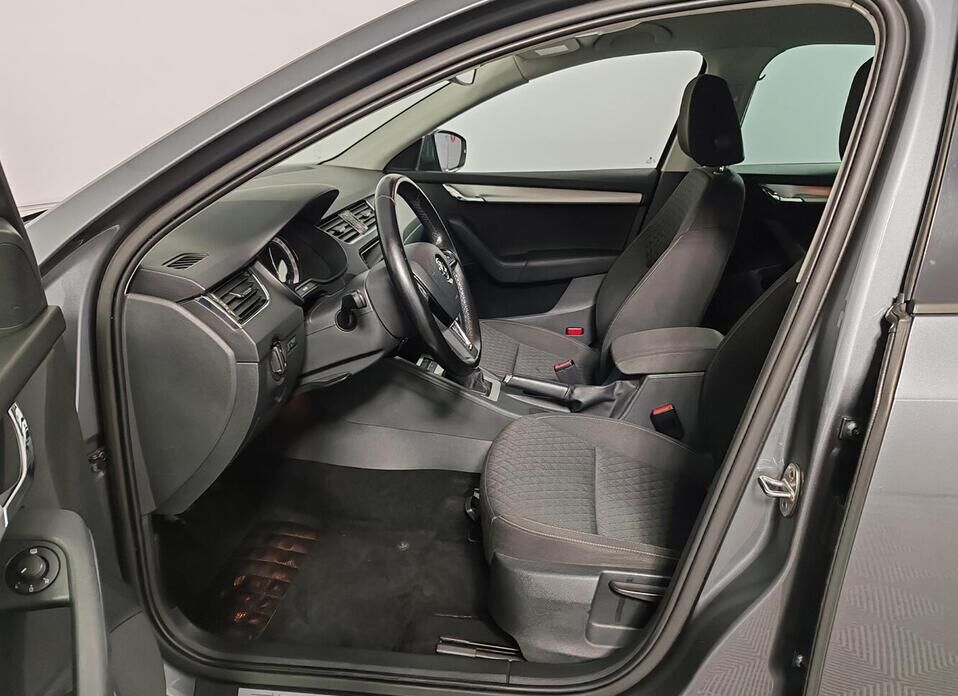 Skoda Octavia, III (A7) 1.6 AT (110 л.с.)