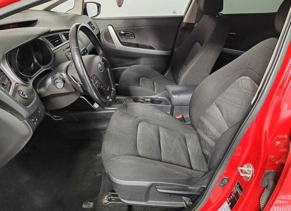 Kia Ceed, II Рестайлинг 1.6 AT (130 л.с.)