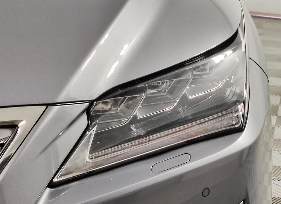 Lexus RX, IV 200t 2.0 AT (238 л.с.) 4WD