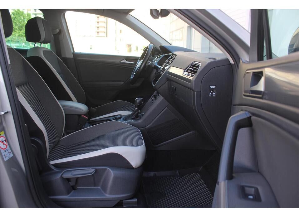 Volkswagen Tiguan, II 2.0d AMT (150 л.с.) 4WD