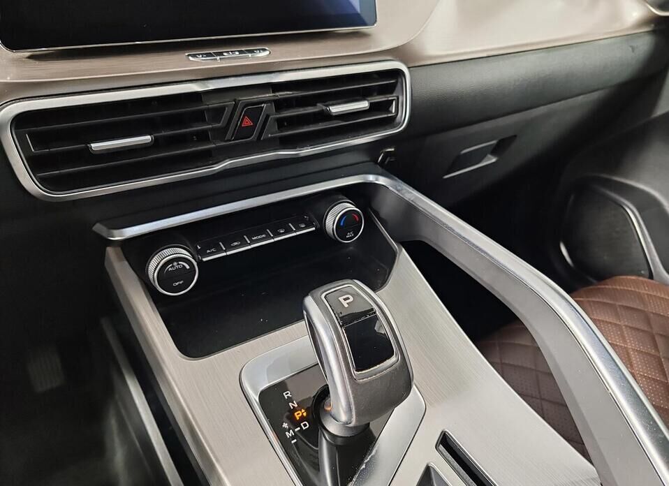 Geely Coolray, I 1.5 AMT (150 л.с.)