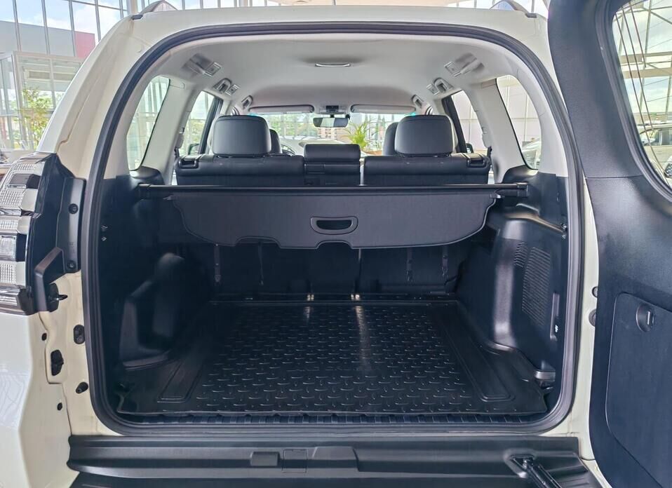 Toyota Land Cruiser Prado, 150 Series Рестайлинг 3 2.8d AT (200 л.с.) 4WD