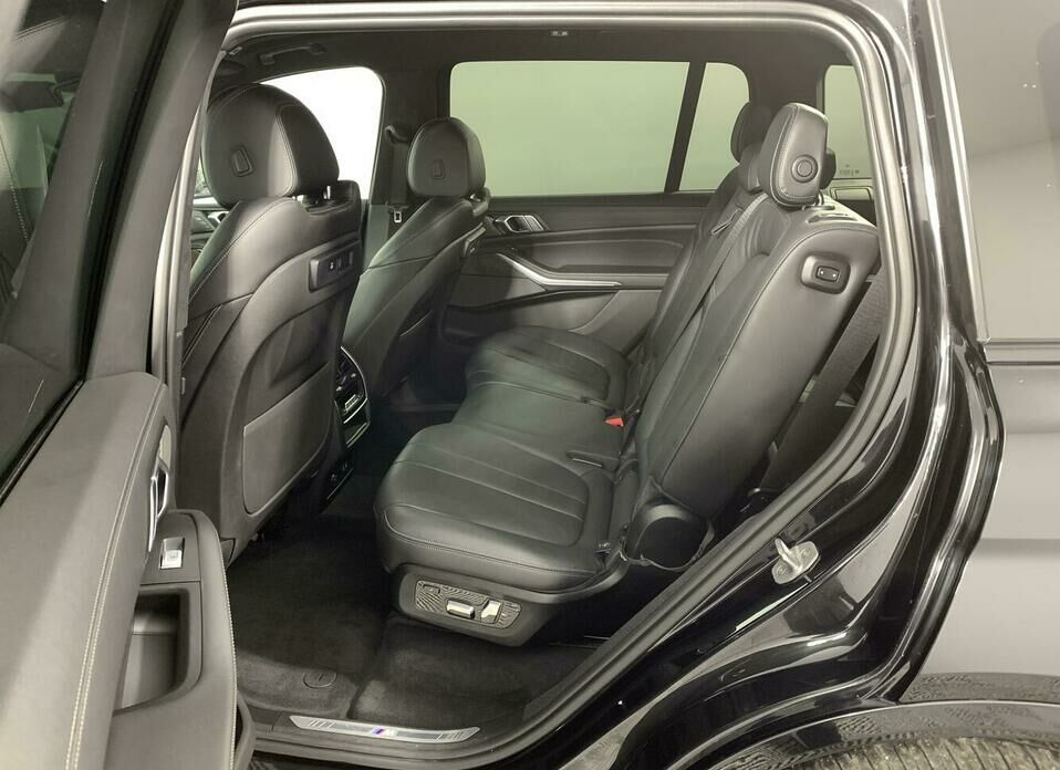 BMW X7 40i 3.0 AT (340 л.с.) 4WD