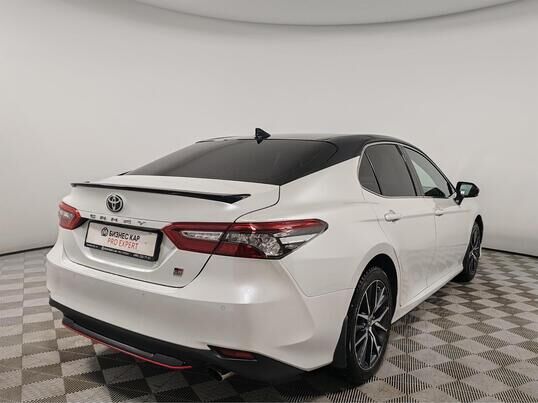 Toyota Camry, 2021&nbsp;г., 56&nbsp;278&nbsp;км